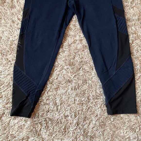 Athleta leggings - Picture 5 of 11